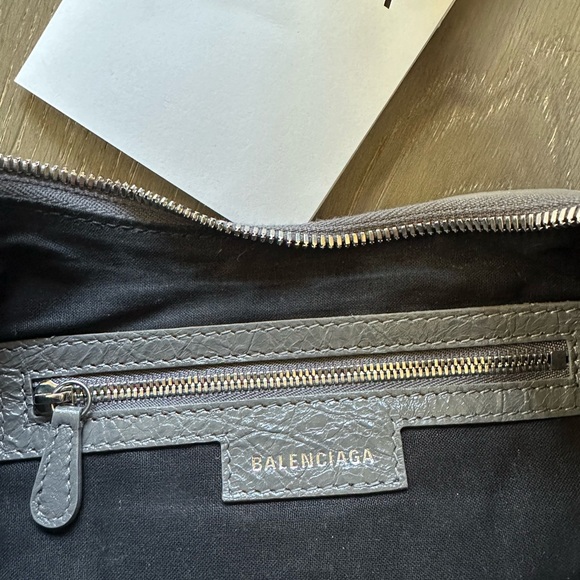 BALENCIAGA SMALL LE CAGOLE SHOULDER BAG IN GREY WITH AGED SILVER HARDWARE - Picture 13 of 16